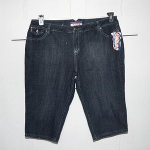 Wak womens capris size 22 W -4843-